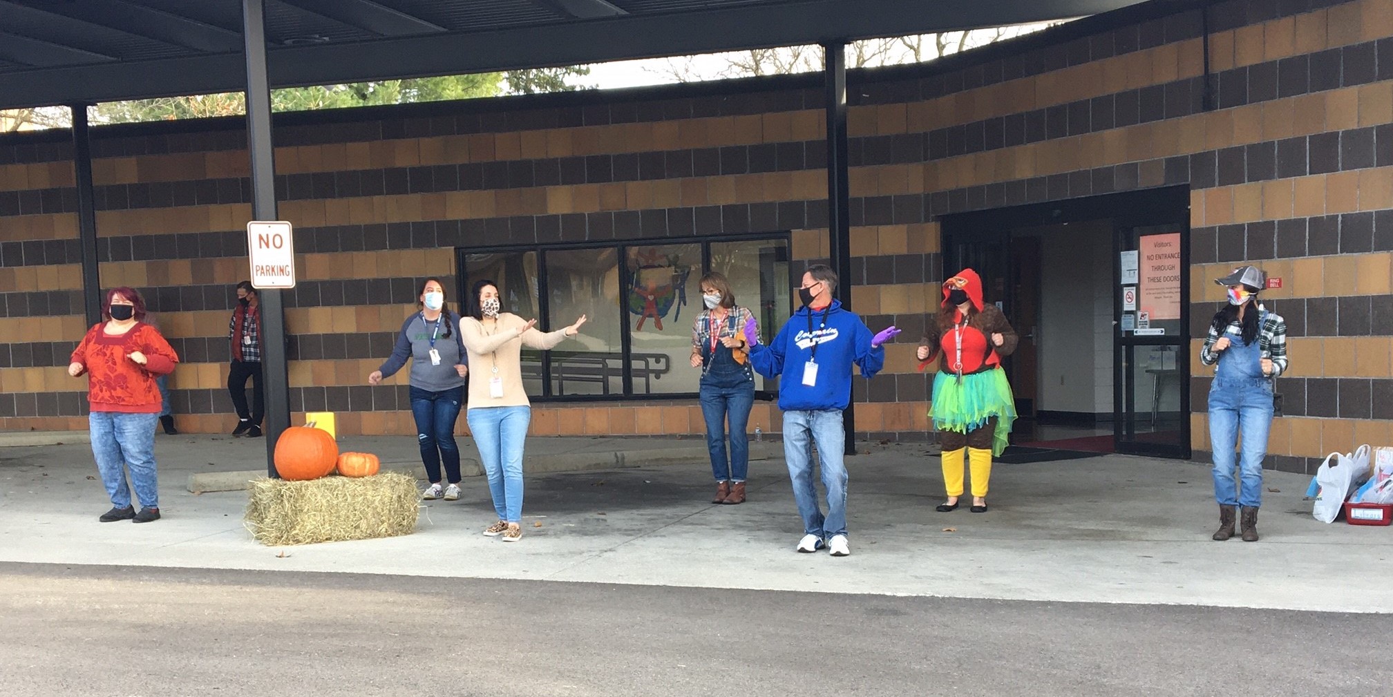 Colerain ES Hosts Appreciation DriveThru